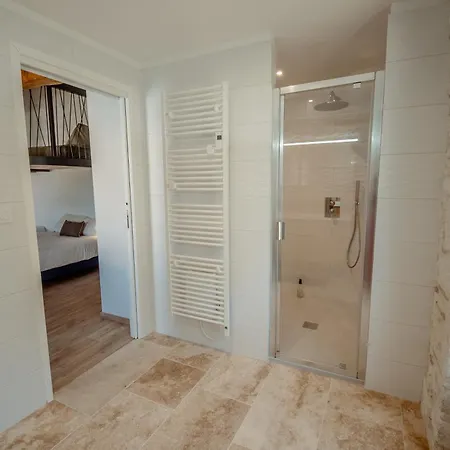 Des Vignes - Piscine - Jacuzzi - 18 Pers *