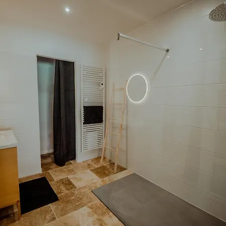 Villa Des Vignes - Piscine - Jacuzzi - 18 Pers