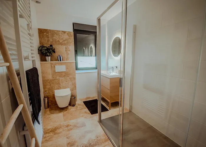 Des Vignes - Piscine - Jacuzzi - 18 Pers Villa