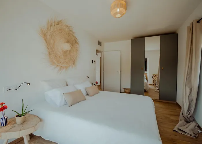 Des Vignes - Piscine - Jacuzzi - 18 Pers *