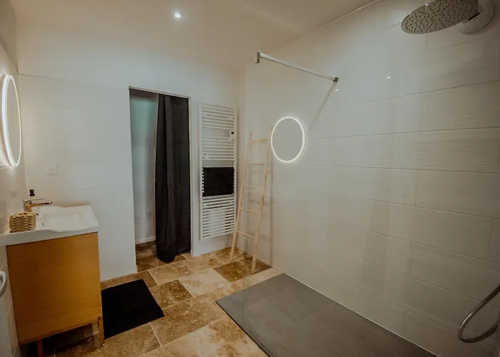 Villa Des Vignes - Piscine - Jacuzzi - 18 Pers